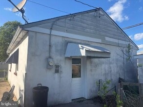 449 Washington St in Bristol, PA - Building Photo - Building Photo