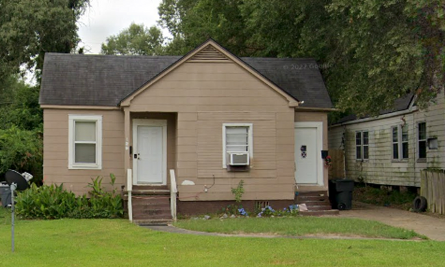 property at 127 E Merrick St