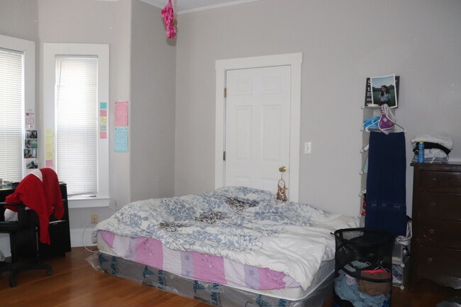 8 Bishop Allen Dr, Unit 3 in Cambridge, MA - Foto de edificio - Building Photo