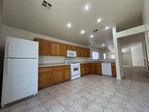 8616 Hidden Pines Ave in Las Vegas, NV - Building Photo - Building Photo