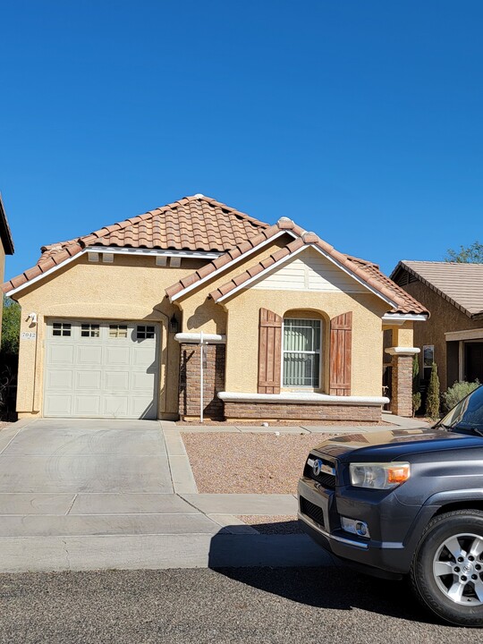 7042 S Parsnip Ln in Tucson, AZ - Building Photo