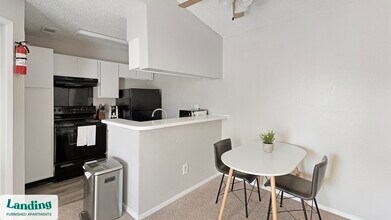 11050 Woodmeadow Pkwy in Dallas, TX - Building Photo - Building Photo