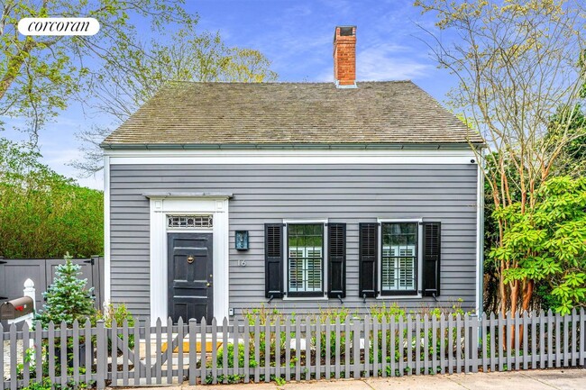 16 Jefferson St in Sag Harbor, NY - Building Photo - Building Photo