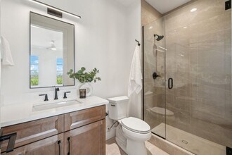 1019 12th Ave N, Unit F in Nashville, TN - Building Photo - Building Photo