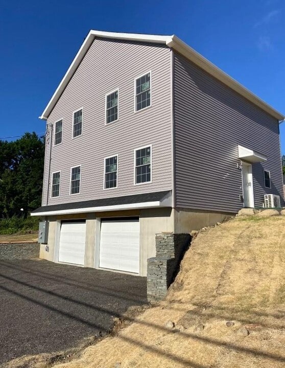 26 Grand St in Marlboro, NY - Building Photo