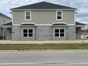 Rupple Townhomes in Fayetteville, AR - Foto de edificio - Building Photo