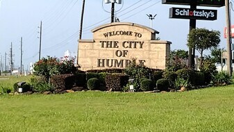 814 Mercedes Benz Ct in Humble, TX - Building Photo