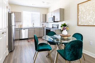 Whitestone Crossing in Cedar Park, TX - Foto de edificio - Interior Photo