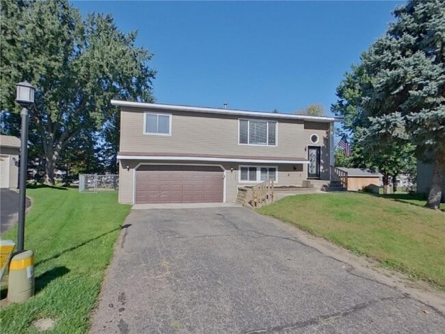 property at 3120 Teal Ct