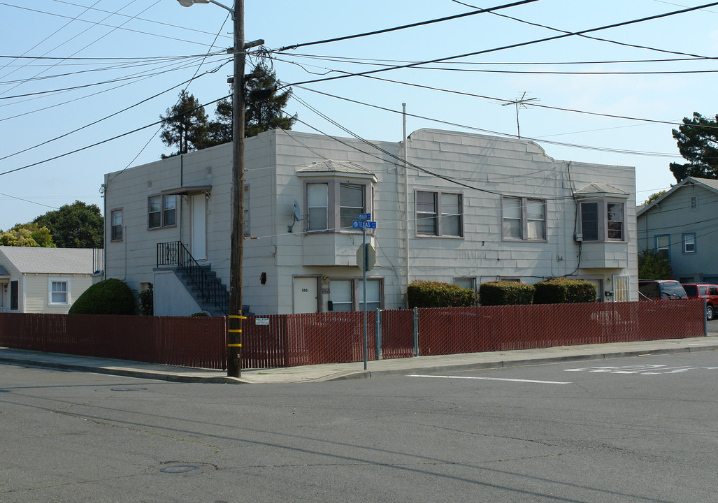 202 Texas St in Vallejo, CA - Building Photo