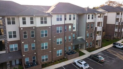 1005 Scenic Loop Way in Knoxville, TN - Building Photo - Building Photo