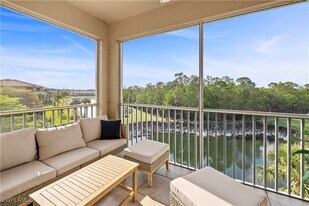 3800 Sawgrass Way in Naples, FL - Building Photo