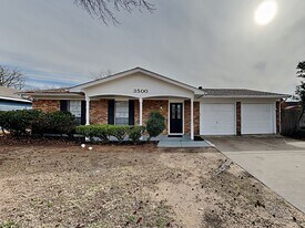 3500 Brambleton Pl in Forest Hill, TX - Building Photo