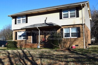 215 A Settlers Landing Rd in Hampton, VA - Building Photo - Building Photo