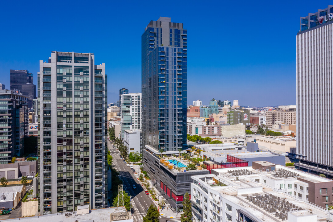 AVEN Apartments in Los Angeles, CA - Foto de edificio