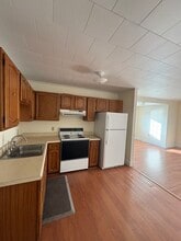 103 US Route 1, Unit #3upstairsunit in Bucksport, ME - Building Photo - Building Photo