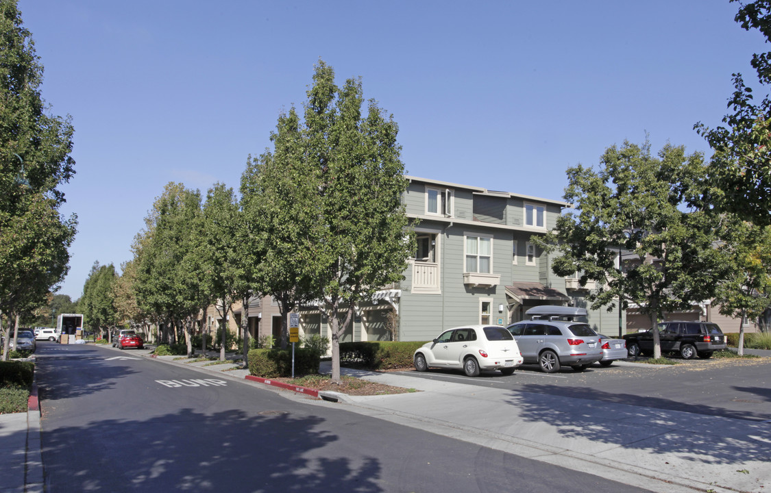 Stanford West Apartments in Palo Alto, CA - Foto de edificio