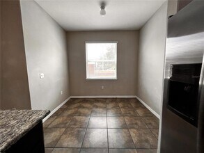 8613 Andalucia Field Dr in Tampa, FL - Building Photo - Building Photo
