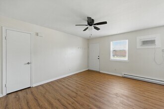 711 Easy St in Norfolk, VA - Building Photo - Building Photo