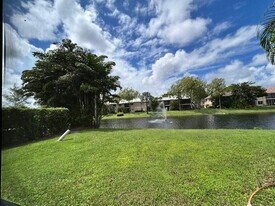 23205 Fountain View Dr in Boca Raton, FL - Building Photo