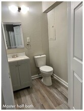 1001 Main St in Commerce, TX - Building Photo - Building Photo