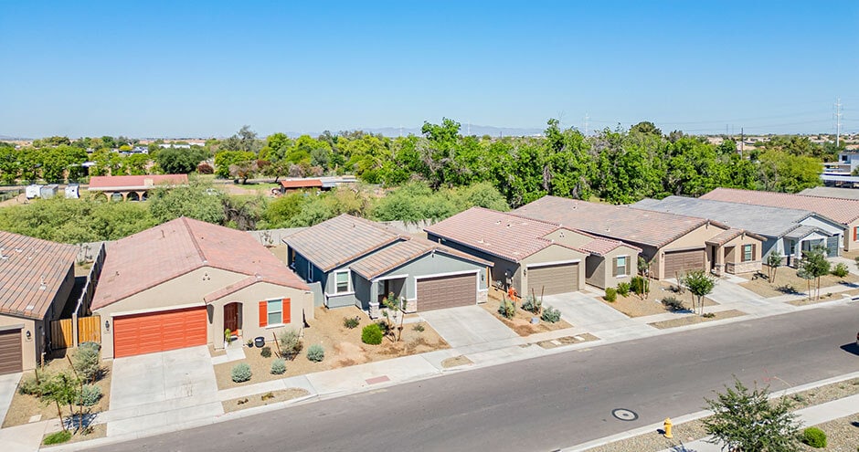 Sunset Point in Phoenix, AZ - Building Photo