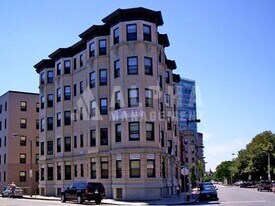 204 Hemenway St in Boston, MA - Building Photo