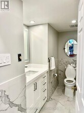 2287 Lake Shore Blvd W in Toronto, ON - Building Photo - Building Photo