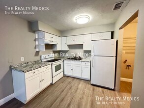 2095 NW 43rd St in Ocala, FL - Building Photo - Building Photo