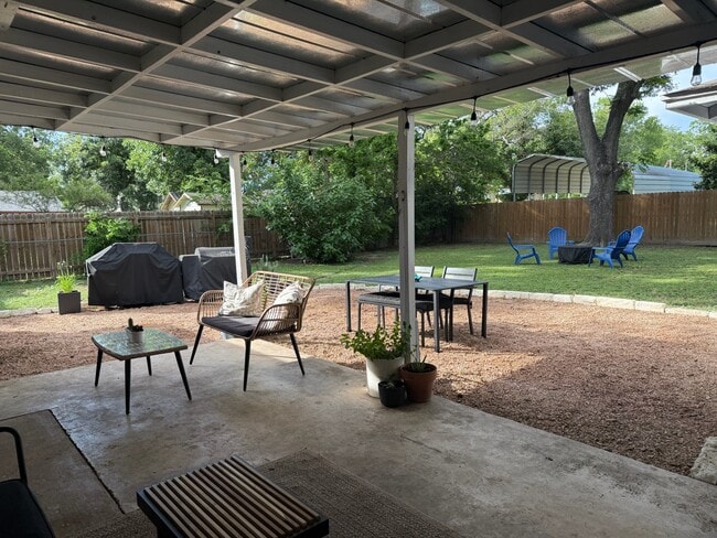 2159 Gruene Rd in New Braunfels, TX - Building Photo - Building Photo