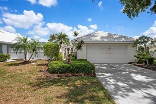 799 Harrington Lake Dr N in Venice, FL - Building Photo