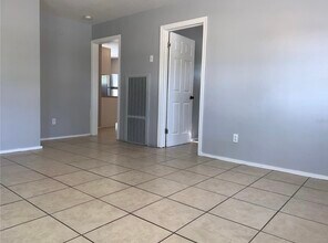 2038 16th Ave S in St. Petersburg, FL - Building Photo - Building Photo