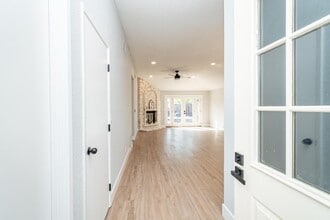 4240 Ardwell Way in Sacramento, CA - Building Photo - Building Photo