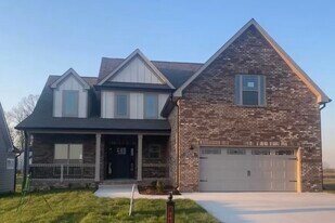 446 Spiderwort Dr in Clarksville, TN - Building Photo