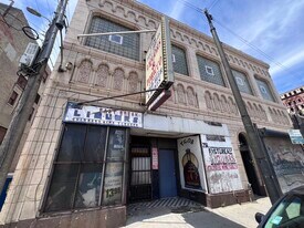 22 N Pulaski Rd in Chicago, IL - Building Photo