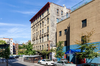 Houston on Suffolk Apartments in New York, NY - Building Photo - Building Photo