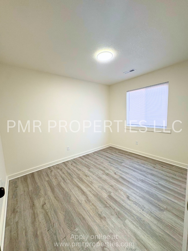 5211 Lake Ave in St. Joseph, MO - Building Photo - Building Photo