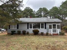 1518 Stansfield Dr in Fayetteville, NC - Building Photo