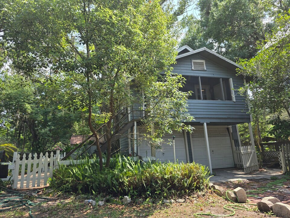 2-202 E 18th St in Sanford, FL - Building Photo