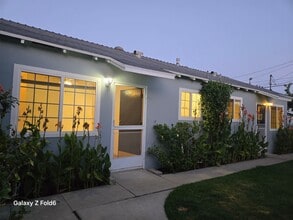 1810 W Victory Blvd, Unit 1810A in Burbank, CA - Building Photo - Building Photo