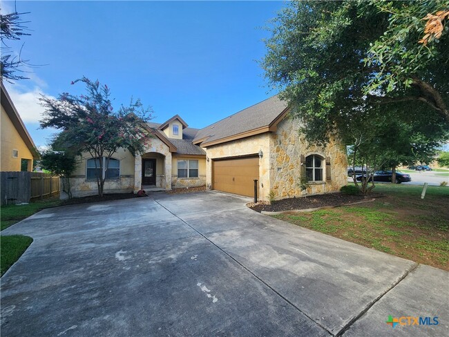 803 Lodge Creek Dr in New Braunfels, TX - Foto de edificio - Building Photo