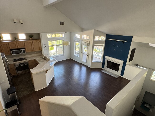 12646 Springbrook Dr, Unit B in San Diego, CA - Building Photo - Building Photo