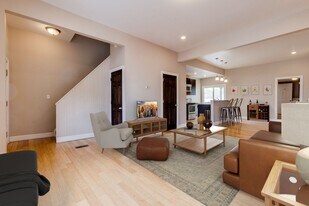 1922 Shamokin St in Pittsburgh, PA - Building Photo