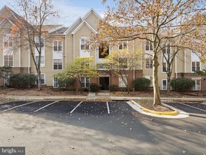 12909 Alton Square in Herndon, VA - Building Photo - Building Photo