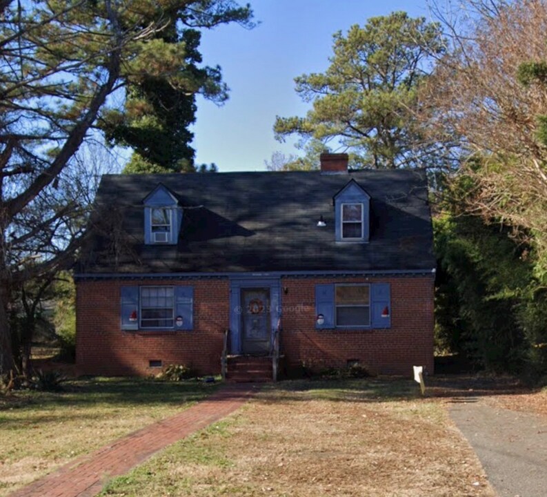 5908 Lakeside Ave in Richmond, VA - Foto de edificio