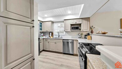 925 Whelk Ct in Fort Walton Beach, FL - Building Photo - Building Photo