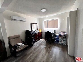 1227 Normandie Ave in Los Angeles, CA - Building Photo - Building Photo