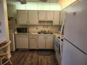 3526 La Palmas Ct, Unit D-2 in Greenacres, FL - Building Photo - Building Photo
