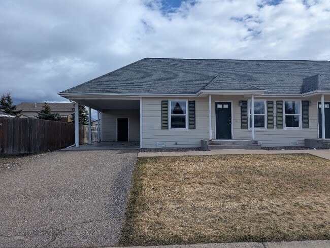 7 Beth Rd, Unit A in Columbia Falls, MT - Building Photo - Building Photo