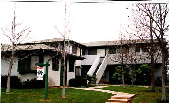 527 Delaware St in Imperial Beach, CA - Foto de edificio